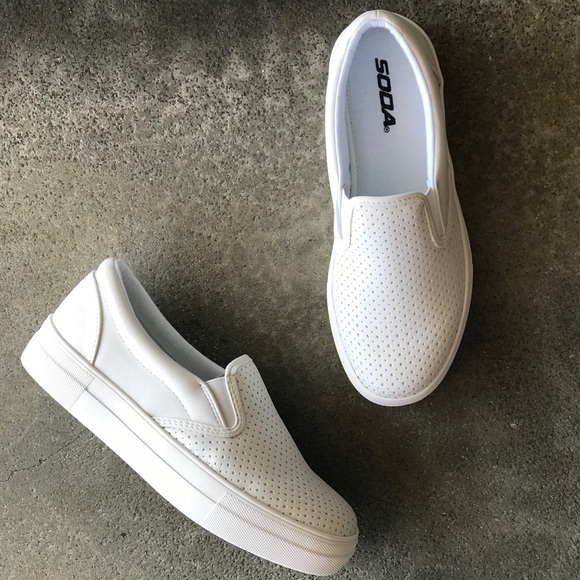 NEW Croft White Pinhole Platform Fashion Sneakers - Picture 5 of 7